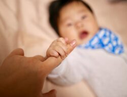 Panduan Skincare Bayi untuk Orang Tua Baru: Apa yang Perlu Disiapkan Sejak Awal