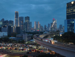 Selama Bulan Ramadan 2026, Pengguna LRT Jabodebek Boleh Buka Puasa di Kereta hingga Pukul 19.00 WIB