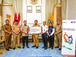 TJSL KAI Daop 1 Jakarta Salurkan Pompa Air ke Pemkot Cilegon untuk Dukung Sistem Irigasi Cegah Banjir