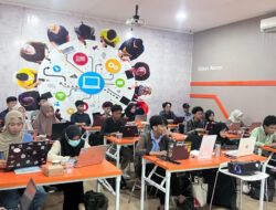 Telkom AI Center Makassar Bekali Mahasiswa Bangun Web Portfolio AI untuk Hadapi Gig Economy