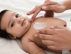 Cara Memilih Lotion Bayi untuk Newborn agar Tidak Iritasi dan Tetap Lembap