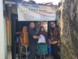Sinergi Kebaikan: BRI Jakarta Kalimalang dan Agen BRILink Toko Danu Bagikan Sembako untuk Warga Duren Sawit