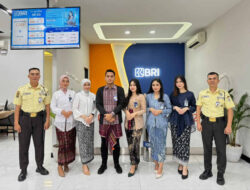 Frontliner BRI Krekot Kenakan Busana Nasional di Hari Kartini