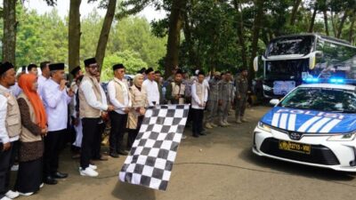 Jeje Lepas Kloter 29 Haji KBB, Tangis Keluarga Pecah! Doa Besar Menggema dari Masjid As Siddiq