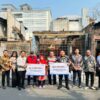 BRI Branch Office Otista dan BRINS Serahkan Simbolis Klaim Asuransi kepada Nasabah Terdampak Kebakaran