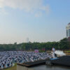 Didukung Embassy of India, Unesa Pecahkan Rekor MURI dengan Peserta Disabilitas Terbanyak dalam Yoga Bersama