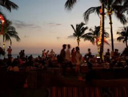 Anatomi Kuliner Seminyak: Polarisasi Tiga Stratum Ekonomi dalam Satu Koridor Jalan