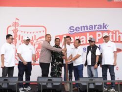 BRI Region 6 Meriahkan Pasar Malaka Rorotan, Dibuka dengan Simbolis Penumbukan Padi