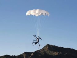 DJI AP100 Resmi Hadir di Indonesia, Parasut Keselamatan Khusus untuk DJI Matrice 400
