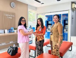 Semarak Hari Pelanggan Nasional, BRI BO Mangga Dua Sambut Nasabah dengan Kehangatan Bernuansa Wastra Nusantara